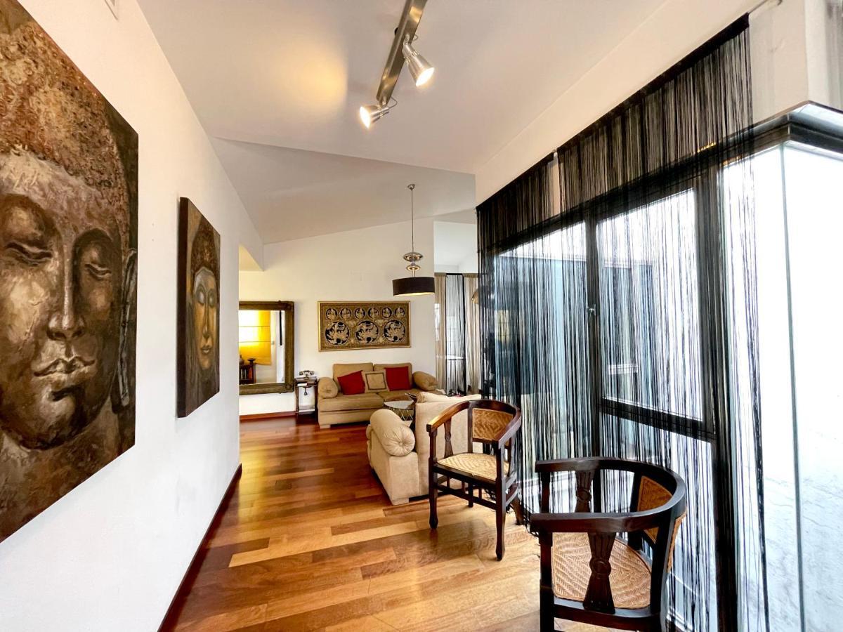 Atico En Plaza De La Constitucion 3 Bedrooms Málaga Dış mekan fotoğraf